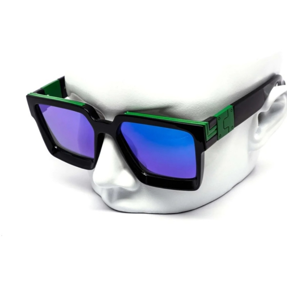 Beverly Square Oversized Sunglasses. Unisex.